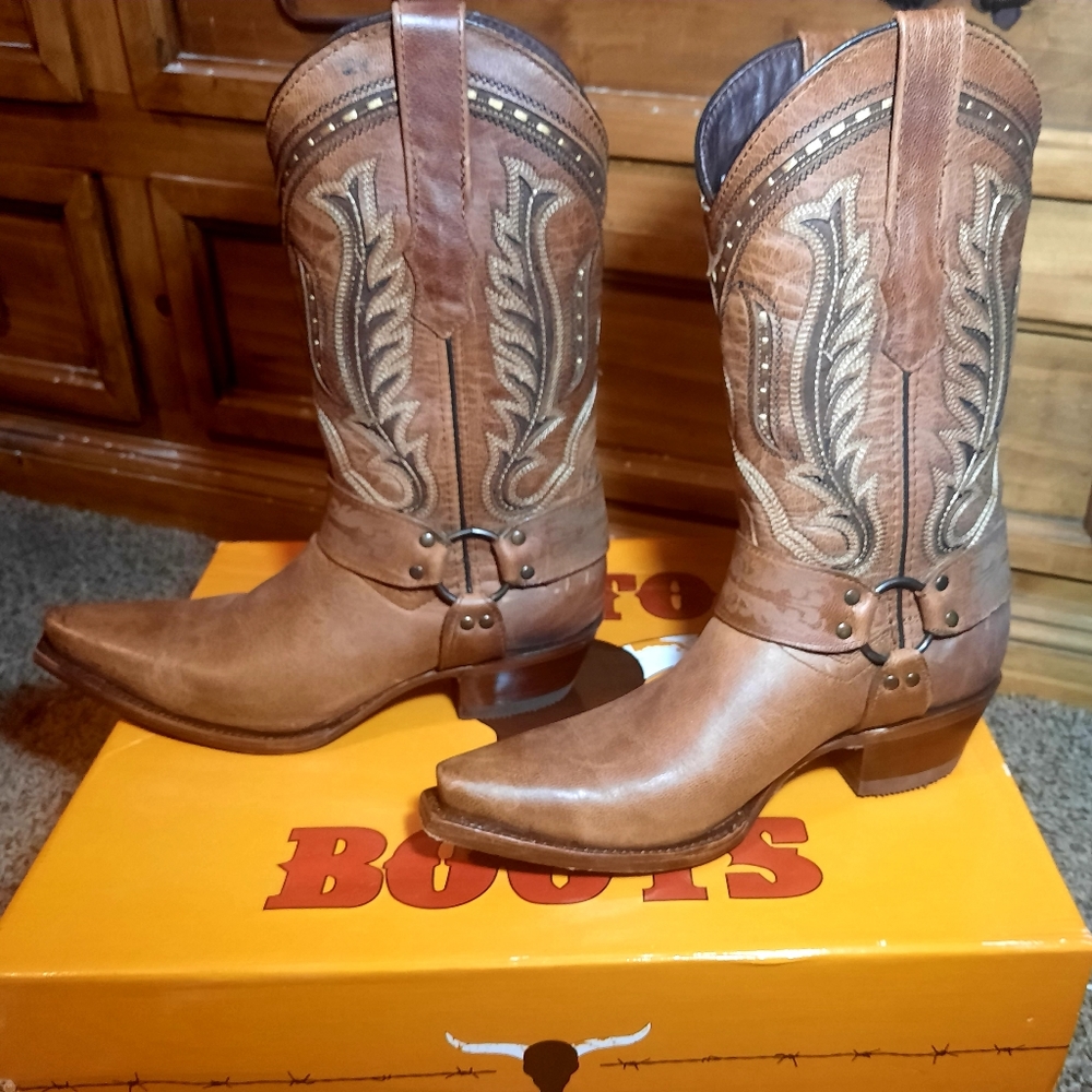 Sz 8 Womens Soto Boots